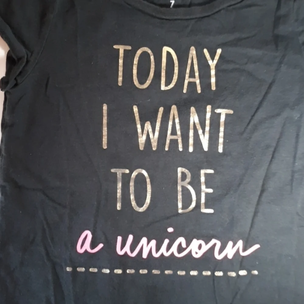 Oshkosh 7 girls unicorn shirt